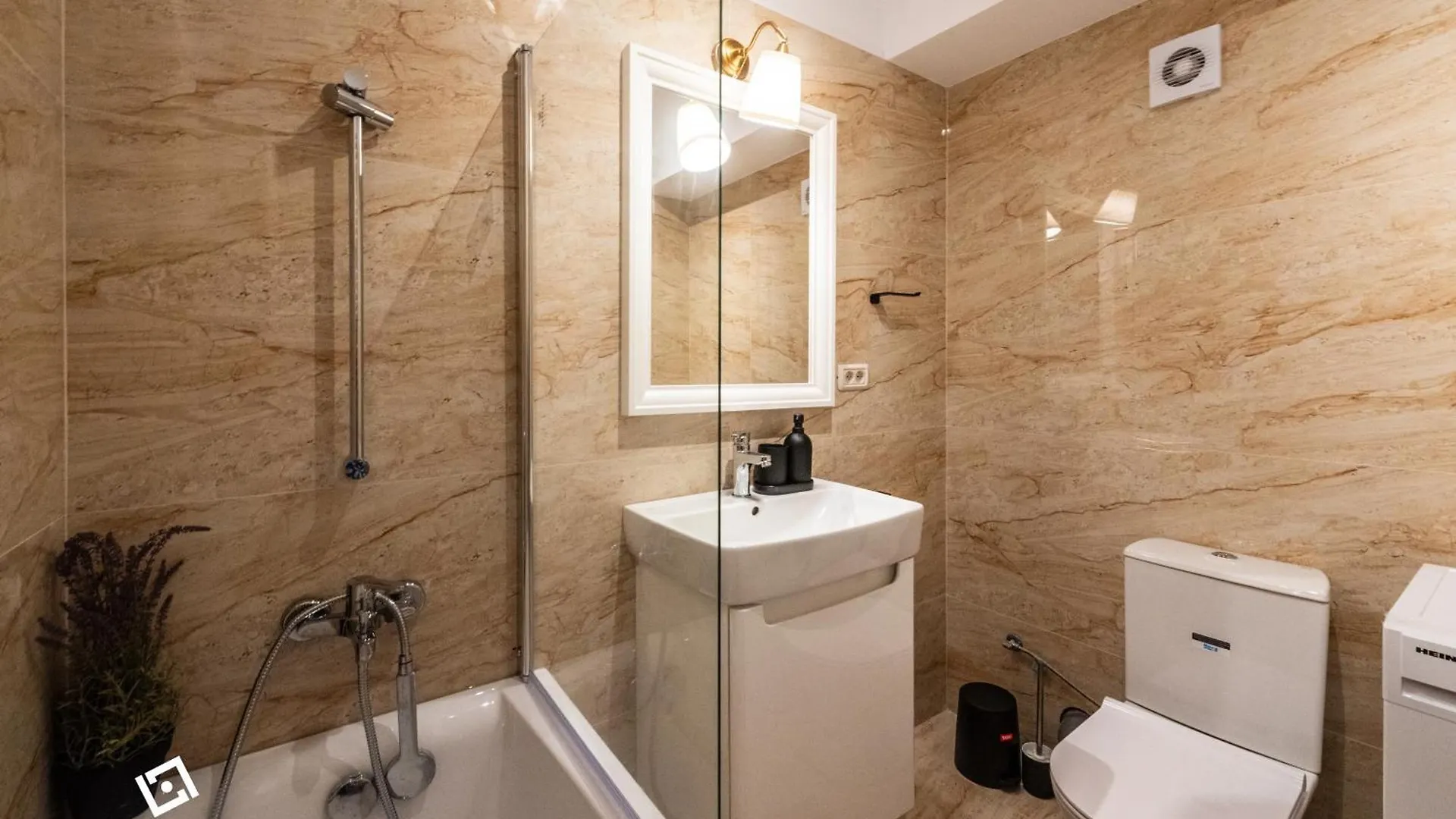 Central Residence Apartment 911B2 Bucharest 0*,  Romania